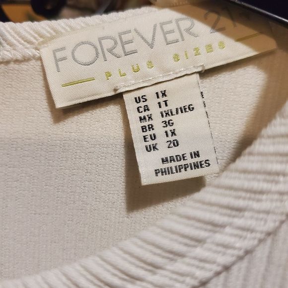 Forever 21 Plus Size Cream 3/4 Sleeve Dress - Picture 2 of 10